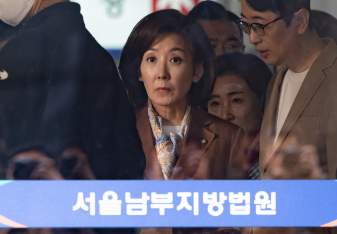 검찰이 패스트트랙 충돌 사태 1심 결과에 항소하지 않기로 결정했다. 사진은 지난 20일 서울남부지법에서 열린 재판에서 벌금형을 선고받은 나경원 국민의힘 의원. /사진=뉴스1