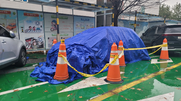 충북 청주 50대 여성 실종자가 시신으로 발견된 가운데, 범인이 여성을 흉기로 살해한 후 시신을 폐수처리조에 은닉한 것으로 드러났다. 사진은 실종자 SUV가 27일 충북 청주시 충북경찰청에 주차돼 있는 모습. /사진=뉴스1