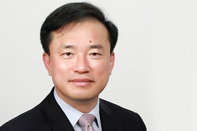 이재명 대통령이 28일 초대 방송미디어통신위원회(방미통위) 위원장 후보자에 김종철 연세대학교 법학전문대학원 교수를 지명했다. 사진은 방미통위원장 후보자로 지명된 김 교수 모습. /사진=뉴스1