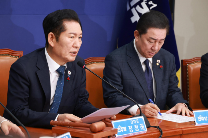 정청래 더불어민주당 대표가 28일 서울 여의도 국회에서 열린 최고위원회의에서 발언하고 있다./사진=뉴시스