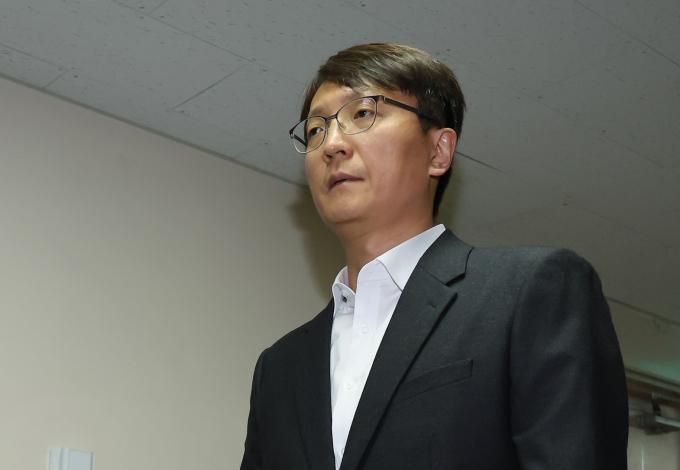 박대준 쿠팡 대표이사가 30일 오후 서울 종로구 정부서울청사에서 열린 쿠팡 개인정보 유출 관련 긴급 관계부처 장관회의에서 참석하며 쿠팡 이용자에게 사과 발언을 하고 있다. /사진=뉴스1 장수영 기자