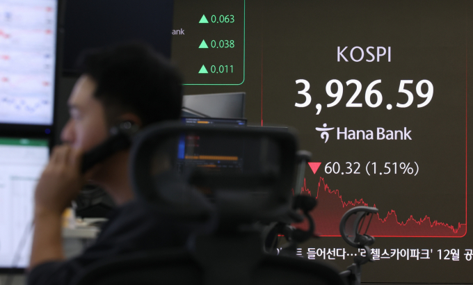 지난달 28일 코스피는 전 거래일(3986.91)보다 60.32포인트(1.51%) 내린 3926.59에 거래를 마감했다./사진=뉴시스