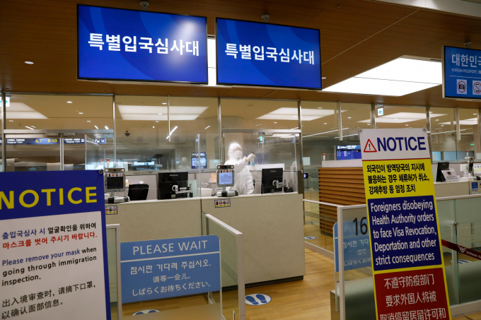 법무부가 자동출입국심사대를 이용할 수 있는 국가를 기존 4개국에서 18개국으로 대폭 확대한다고 밝혔다. 사진은 2020년 4월8일 인천국제공항 2터미널 입국심사대의 모습. /사진=머니투데이