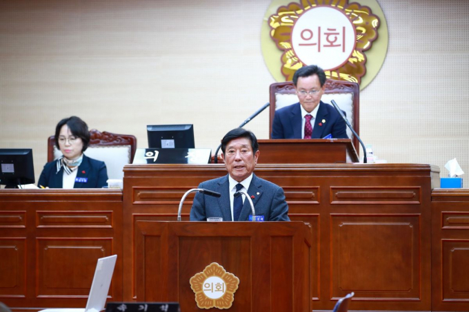 조상래 곡성군수가 1일 ‘제276회 곡성군의회 정례회’에서 시정연설을 하고 있다./사진제공=곡성군