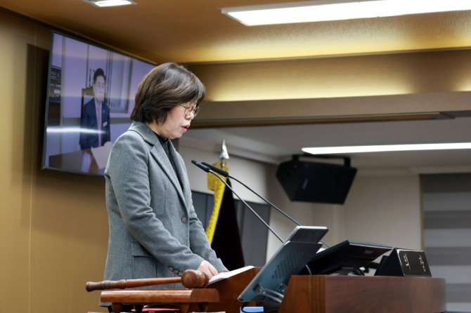 오혜자 양평군의회 의장이 1일 제312회 양평군의회 제2차 정례회를 진행하고 있다. /사진제공=양평군의회