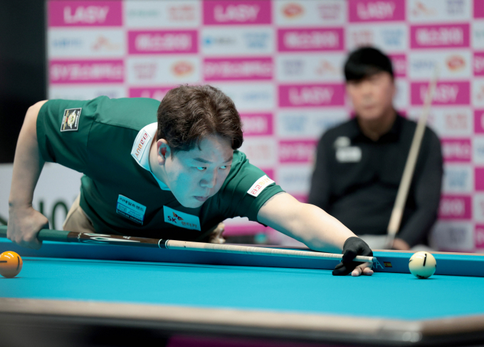 강동궁이 정찬국을 꺾고 64강에 진출했다. 사진은 SK렌터카에서 활약 중인 강동궁. /사진=프로당구협회(PBA) 제공