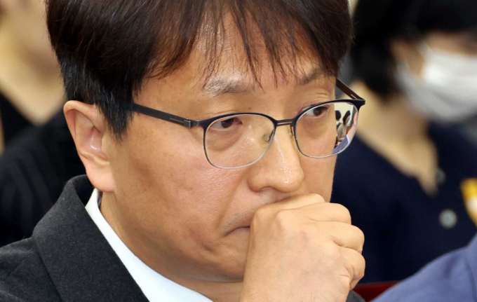 박대준 쿠팡 대표이사가 2일 서울 여의도 국회에서 열린 과학기술정보방송통신위원회의 쿠팡 개인정보 유출 사고 관련 현안질의에서 의원 질의에 굳은 표정을 짓고 있다. /사진=뉴시스 조성봉 기자