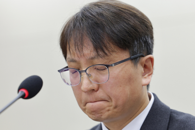 박대준 쿠팡 대표이사가 2일 서울 여의도 국회 과학기술정보방송통신위원회에서 열린 쿠팡 침해사고 관련 현안 질의에서 생각에 잠겨 있다. /사진=뉴스1 신웅수 기자