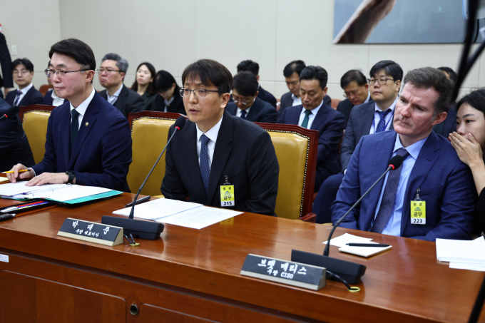 박대준 쿠팡 대표이사가 2일 오전 서울 여의도 국회에서 열린 과학기술정보방송통신위원회 전체회의에서 의원 질의에 답변하고 있다. /사진=뉴시스 김명년 기자