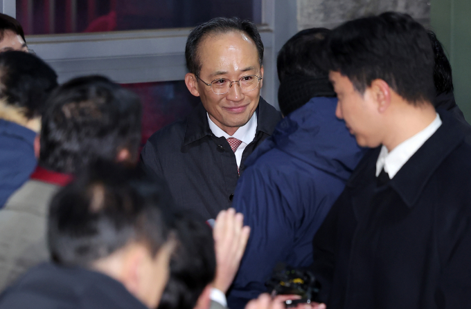 내란 특검팀(특별검사 조은석)이 추경호 국민의힘 의원에 대한 법원의 구속영장이 기각된 것에 관해 "수긍할 수 없다. 신속히 공소를 제기해 법정에서 합당한 처벌이 이뤄지도록 하겠다"고 전했다. 사진은 3일 추 의원이 구속 영장이 기각된 후 경기도 의왕시 서울구치소를 나서는 모습. /사진=뉴스1
