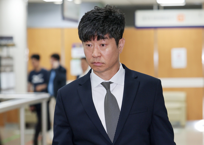 김종국 전 KIA타이거즈 감독이 50경기 출장 정지 징계를 받았다. 사진은 지난 5월29일 서울 서초구 서울고등법원에서 열린 항소심 선고 공판에 참석한 김종국 KIA타이거즈 전 감독. /사진=뉴스1