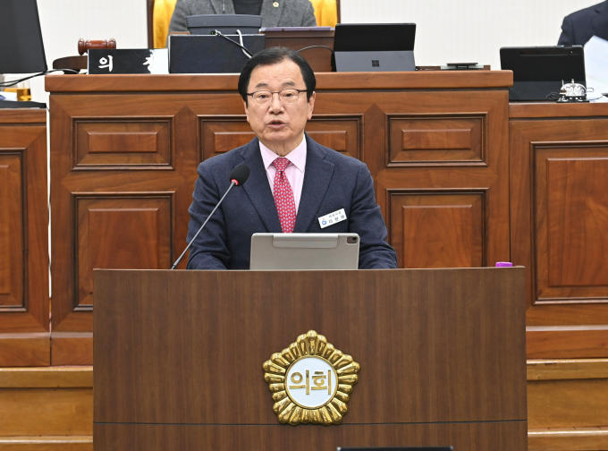 이현재 하남시장이 3일 시의회에 참석해 2026년도 예산안에 대한 시정연설을 하고 있다. /사진제공=하남시