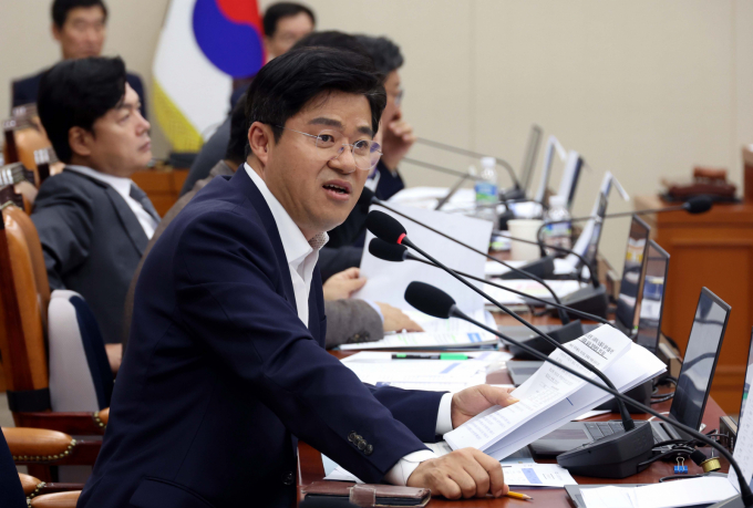 박상혁 더불어민주당 의원이 지난 10월13일 서울 여의도 국회에서 열린 정무위원회 국정감사에서 질의를 하고 있다. /사진=뉴시스