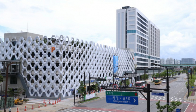 지난 7월 준공, 313면 주차 공간을 확보한 ‘병점역 복합환승센터 주차타워’ /사진제공=경기도