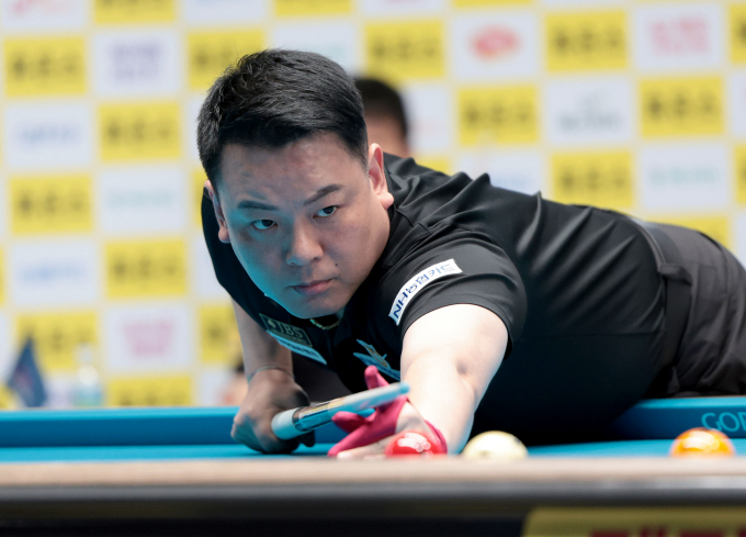 조재호가 김준태를 꺾고 PBA 8차 투어 16강에 진출했다. 사진은 NH농협카드에서 활약 중인 조재호. /사진=프로당구협회(PBA) 제공