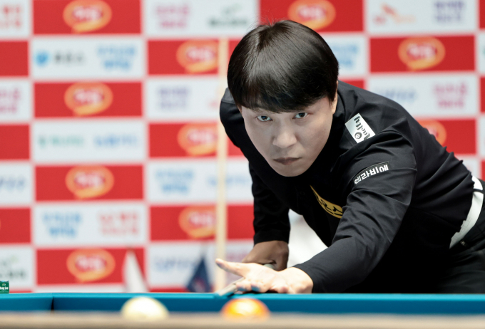 최성원이 응우옌꾸옥응우옌을 꺾고 PBA 8차 투어 16강에 진출했다. 사진은 휴온스에서 활약 중인 최성원. /사진=프로당구협회(PBA) 제공