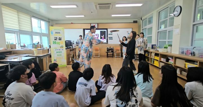                                     남도국악원 '찾아가는 교실음악회/사진제공=국립남도국악원