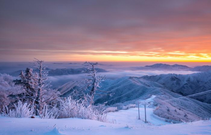 덕유산은 우리나라의 대표적인 겨울 산행 명소다. /사진=한국관광공사