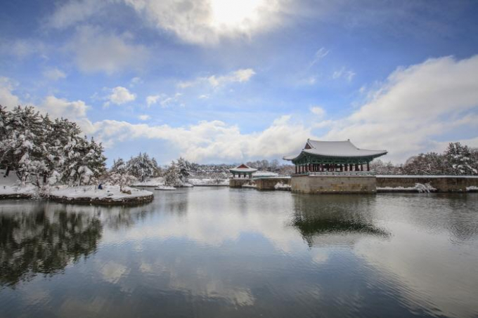 동궁과 월지는 뛰어난 주변 경관 덕에 사계절 내내 다채로운 풍경을 즐길 수 있다. /사진=한국관광공사
