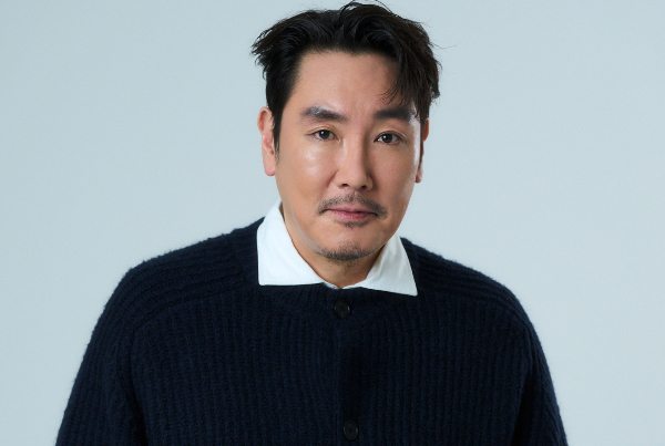 배우 조진웅이 소년범 의혹을 일부 인정한 가운데 7년 전 그의 동창으로 추정되는 인물이 쓴 게시글이 화제다. 사진은 배우 조진웅 모습. /사진=스타뉴스