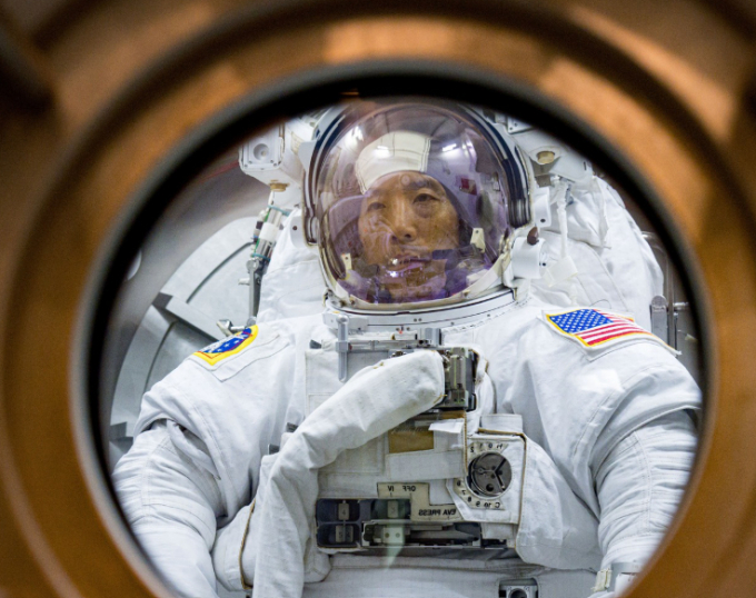 한국계로는 처음으로 우주에 나간 미국 항공우주국(NASA) 소속 우주비행사 조니 김이 지구로 귀환한다. /사진=조니 김 인스타그램