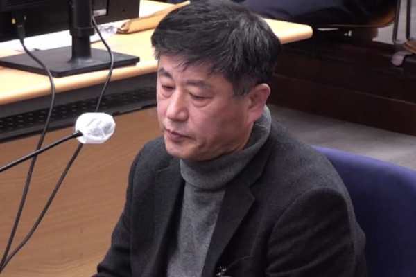 12·3 비상계엄 사태 과정에서 이른바 '비선 실세' 역할을 한 것으로 알려진 노상원 전 정보사령관이 '귀찮다'며 증언을 거부했다가 재판부에 지적받았다. 사진은 지난 8일 노 전 사령관이 서울중앙지방법원에서 열린 윤석열 전 대통령 재판에 출석한 모습. /사진=뉴시스(서울중앙지방법원 제공)
