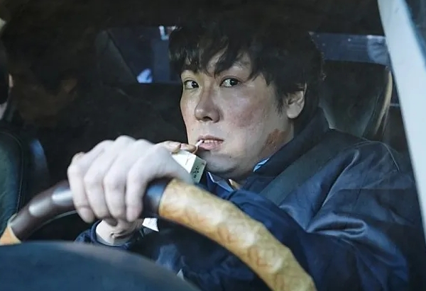 이준동 파인하우스필름 대표가 조진웅을 옹호했다. 사진은 영화 '화이: 괴물을 삼킨 아이' 스틸컷.