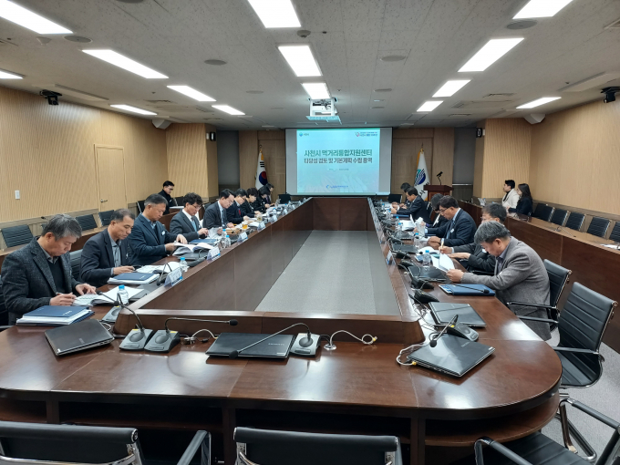 8일 열린 사천시 먹거리통합지원센터 건립 타당성 용역 최종보고회 모습./사진=사천시