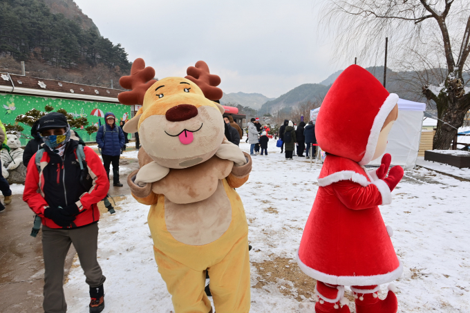 지난해 열린 봉화 분천산타마을 모습./사진제공=경북 봉화군