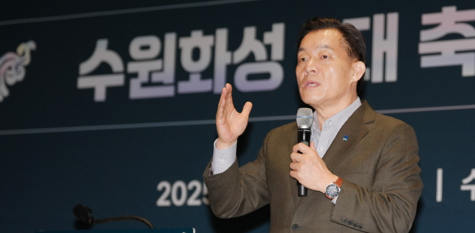 이재준 수원시장이 수원화성 3대 축제 성과보고회에서 인사말을 하고 있다. /사진제공=수원시