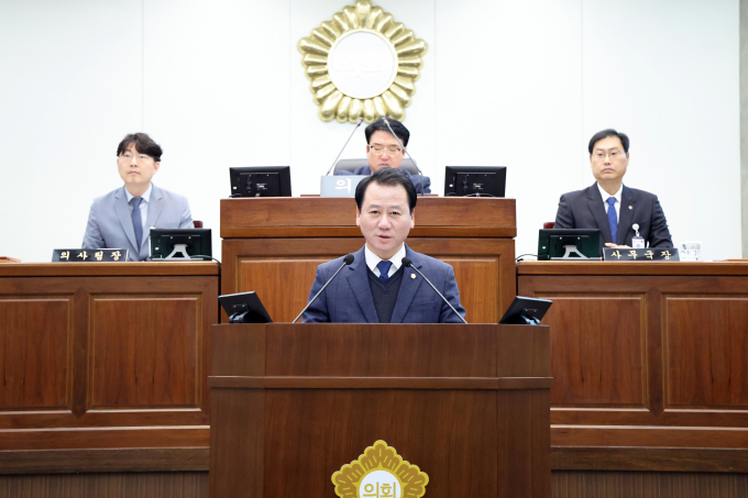 구정회 칠곡군의원은 8일 열린 제314회 칠곡군의회 정례회 제2차 본회의 5분 자유발언을 하고 있다./사진제공=칠곡군의회