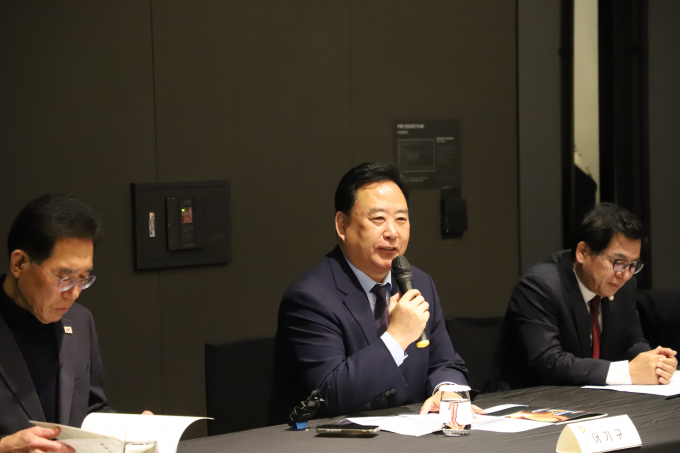 10일 서울 여의도 글래드호텔에서 열린 국회철강포럼 정책세미나에서 어기구 의원(더불어민주당·충남 당진시)이 발언하는 모습. /사진=어기구 의원실