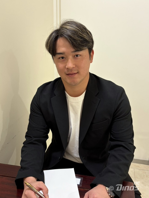 NC다이노스가 일본인 우완 투수 토다 나츠키를 영입했다. 사진은 NC에 입단한 토나의 모습. /사진=NC다이노스 제공
