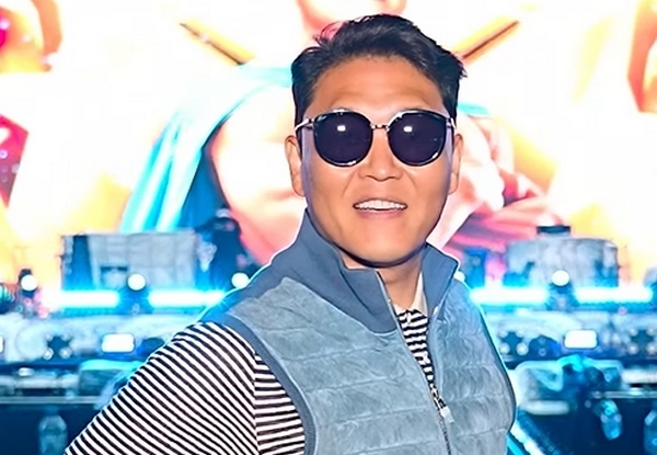 경찰이 수면제 대리 수령 혐의를 받는 가수 싸이에 대한 강제수사에 착수했다. 사진은 가수 싸이 모습. /사진=싸이 인스타그램 캡처