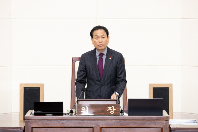 박교상 구미시의회 의장이 지난 11일 제268회 구미시의회 제2차 정례회 제2차 본회의를 진행하고 있다./사진제공=구미시의회