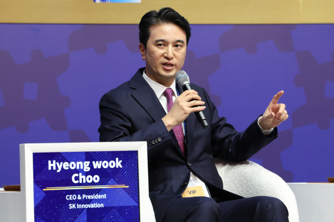 지난 10월31일 오전 경북 경주 예술의전당에서 열린 아시아태평양경제협력체(APEC) 최고경영자(CEO) 서밋(Summit)에서 '아시아 태평양 LNG 협력'을 주제로 발언하고 있는 추형욱 SK이노베이션 대표이사 /사진=뉴스1