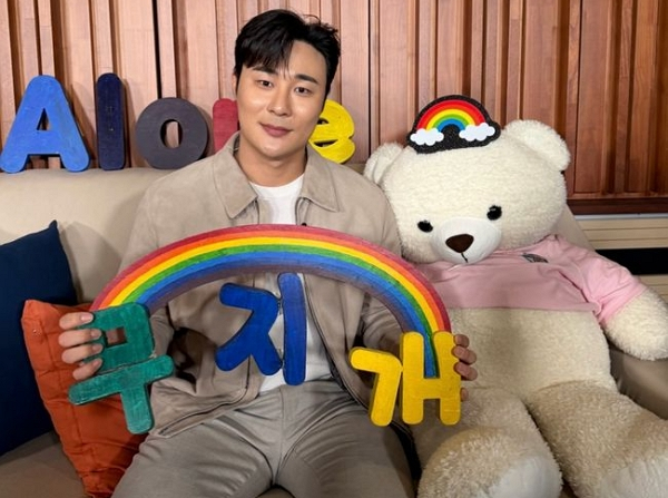 방송인 박나래가 '주사이모'에게 불법 의료행위를 받았다는 논란에 휩싸여 활동 중단을 선언한 가운데 그가 출연했던 MBC 예능프로그램 '나 혼자 산다'의 새 게스트가 소개됐다. 사진은 메이저리거 야구선수 김하성 모습. /사진=MBC '나 혼자 산다' SNS 캡처