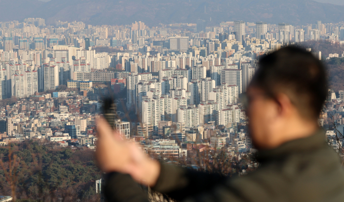 남산서울타워에서 바라본 아파트들. /사진=뉴시스