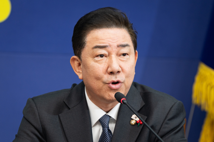 김병기 더불어민주당 원내대표가 15일 "일부 검사들이 항명성 행동을 하고 소송을 한다면 그 책임을 반드시 물어 일벌백계 삼아야 한다"고 밝혔다. 사진은 15일  김 원내대표가 서울 여의도 국회에서 열린 민주당 최고위원회의에서 발언하는 모습. /사진=뉴스1