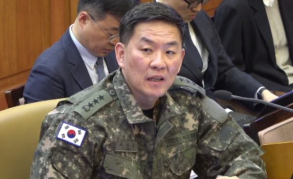 이진우 전 육군 수도방위사령관이 윤석열 전 대통령 내란 우두머리 혐의 재판에 증인으로 출석했다. 사진은 지난 2월4일 이 전 사령관이 서울 종로구 헌법재판소에서 열린 윤석열 대통령 탄핵심판 5차 변론에 증인으로 출석해 발언하고 있는 모습. /사진=뉴시스(헌법재판소 제공)