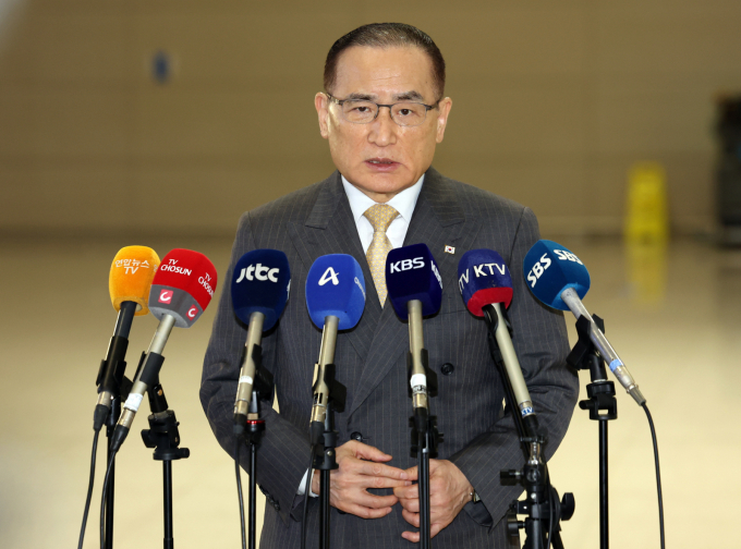 위성락 국가안보실장이 농축 우라늄과 핵추진잠수함, 조선 등 한미 정상회담 결과를 담은 조인트 팩트시트 후속 협의를 위해 미국 워싱턴 D.C.로 출국했다.사진은 16일 위 실장이 출국을 앞두고 인천국제공항에서 발언하는 모습. /사진=뉴시스
