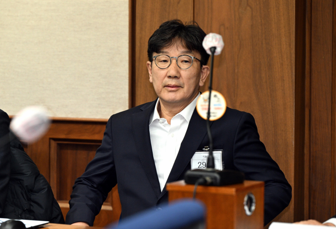  통일교 측으로부터 1억 원 상당의 불법 정치자금을 수수한 혐의를 받는 권성동 국민의힘 의원의 1심 재판이 17일 마무리된다. 사진은 지난 3일 서울 서초동 서울중앙지법에서 통일교로부터 불법 정치자금을 수수한 혐의 사건 1차 공판에 출석한 권성동 국민의힘 의원. /사진=뉴시스
