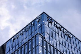 공사현장 붕괴사고로 영업정지 처분을 받은 대우건설이 행정소송을 진행할 방침이다. 사진은 대우건설 을지로 사옥. /사진 제공=대우건설