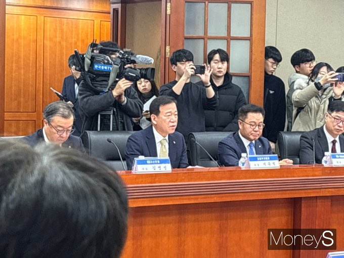 서유석 금투협회장이 17일 간담회에서 자산운용업계 현안에 대해 목소리를 냈다. 사진은 서 회장. /사진=이예빈 기자