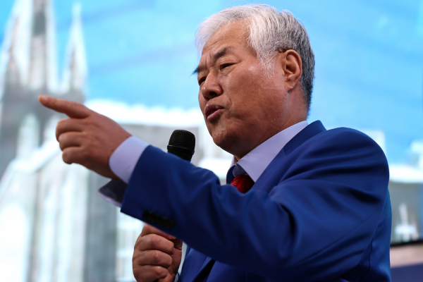 검찰이 전광훈 목사에 대한 구속영장을 반려했다. 사징는 지난달 24일 오전 서울 성북구 사랑제일교회에서 전광훈 목사가 '국민저항권' 관련 기자회견을 하고 있는 모습. /사진=뉴스1