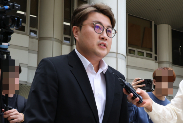 트로트 가수 김호중이 음주운전 뺑소니 사고로 복역 중인 가운데 성탄절 가석방 심사에서 탈락했다. 사진은 가수 김호중 모습. /사진=스타뉴스
