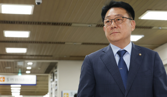 2021년 더불어민주당 전당대회 당시 돈봉투 수수 의혹받은 허종식 의원과 윤관석·임종성 전 의원이 항소심에서 무죄를 선고받았다. 사진은 지난해 8월30일 허 의원이 서울 서초구 서울중앙지방법원에서 열린 '민주당 돈 봉투 수수' 1심 선고를 마치고 이동하는 모습. /사진=뉴스1