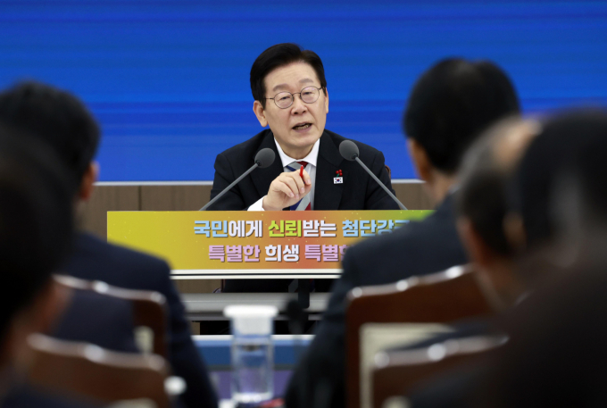 사진은 18일 이 대통령이 서울 용산구 국방부에서 열린 국방부·국가보훈부 업무보고에서 발언하는 모습. /사진=뉴시스
