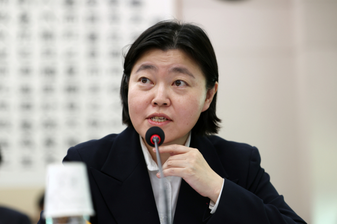 임은정 서울 동부지검장이 자신의 페이스북에  중대범죄수사청에서 수사관으로 근무하고 싶다는 의사를 내비쳤다. 시잔은 지난 10월23일 임 지검장이 서울 여의도 국회 법제사법위원회에서 열린 서울고검-서울중앙지검 등에 대한 국정감사에서 질의에 답하는 모습. /사진=뉴시스