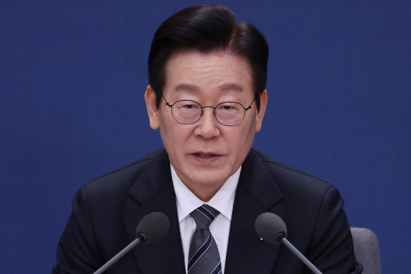 이재명 대통령이 촉법소년 연령 하향 문제에 대해 언급했다. 사진은 19일 서울 종로구 정부서울청사 별관에서 열린 법무부(대검찰청)·성평등가족부 업무보고에서 발언하고 있는 모습. /사진=뉴시스(대통령실통신사진기자단)